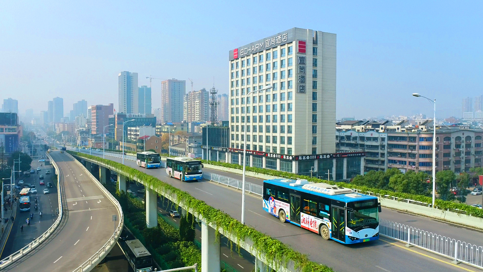 品牌建設再提速 | 湘聯(lián)電纜公交車(chē)廣告全面上線(xiàn)！